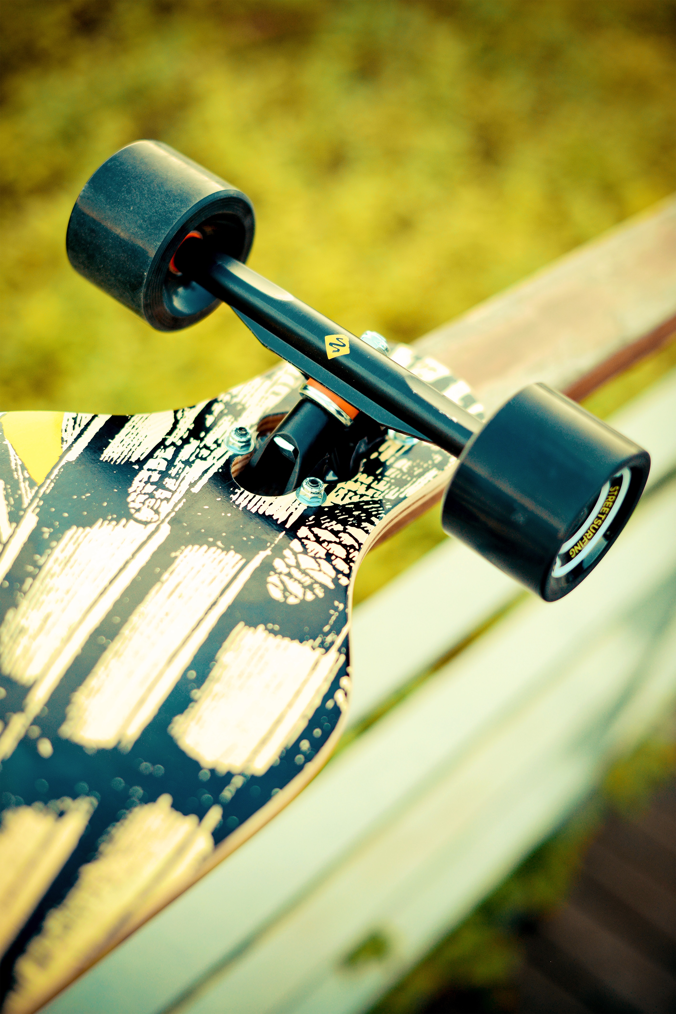 StreetSurfing - Longboard Freeride 39" - Yellow Dragon (größere Räder) – Bild 6
