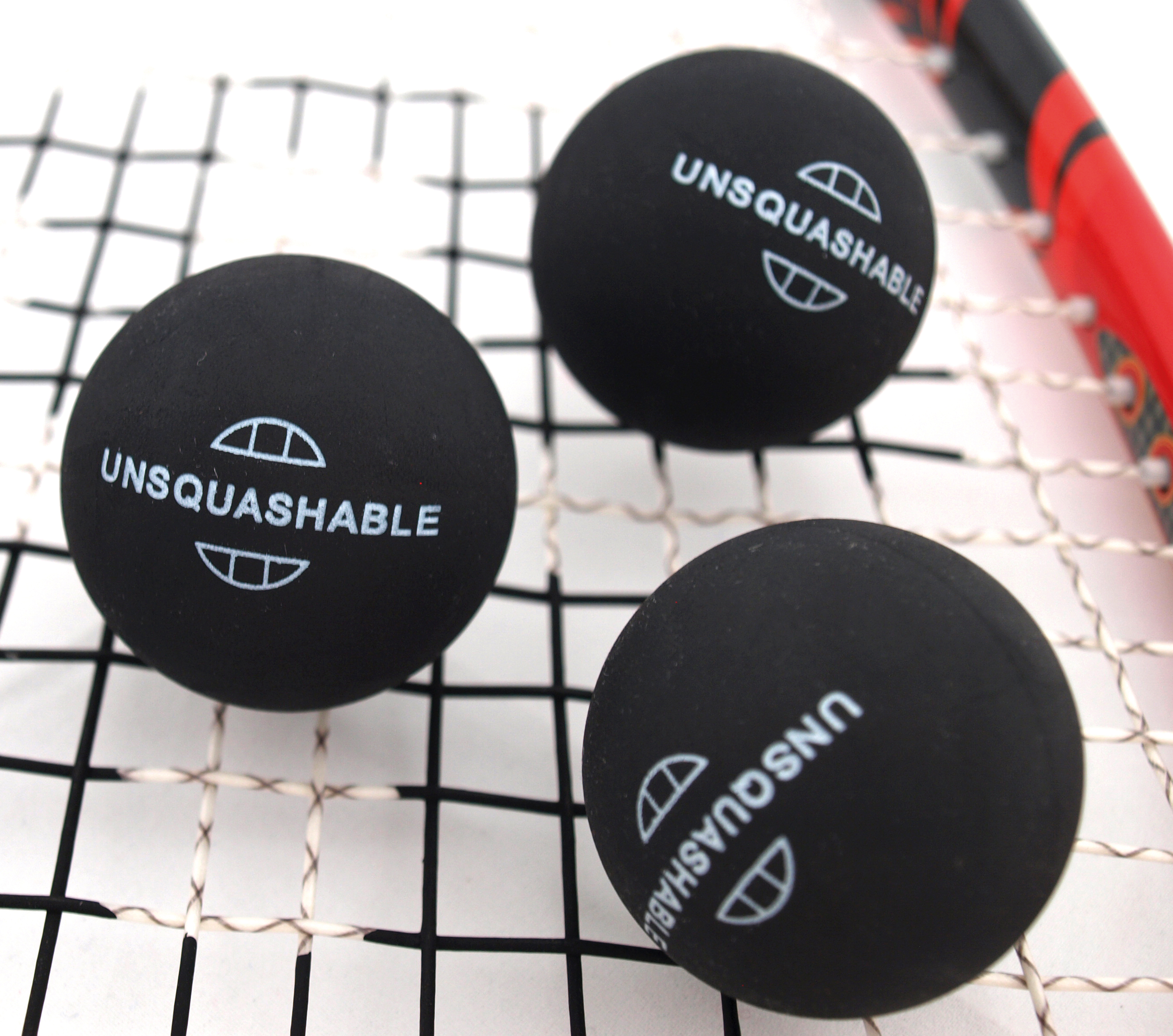 Unsquashable Squash Ball im Blister